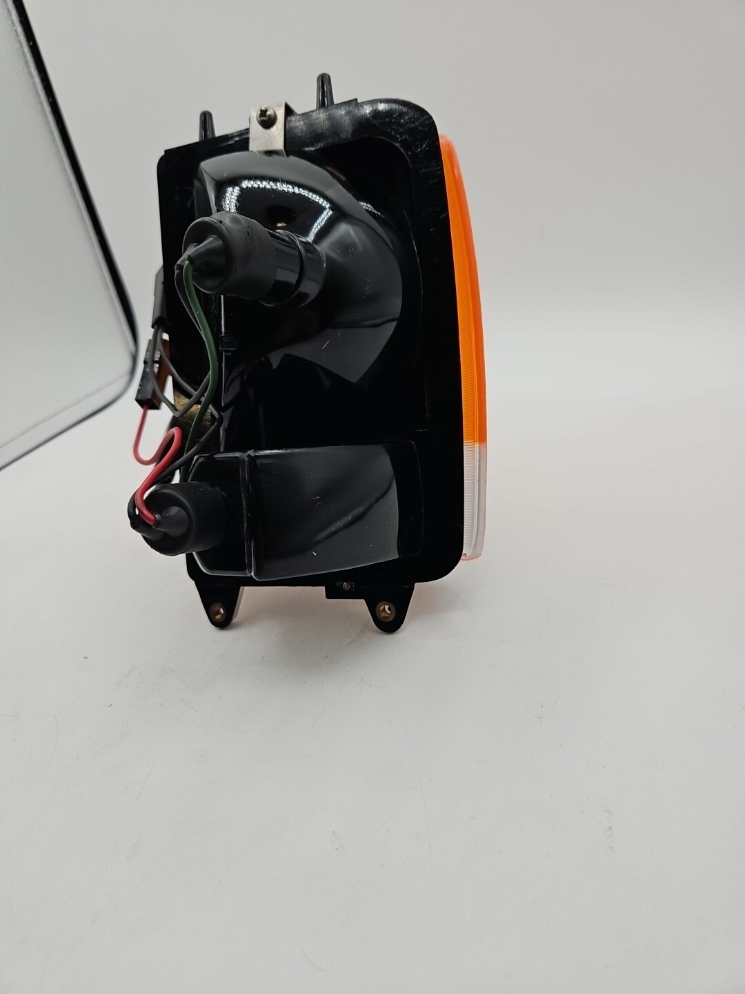 BENTLEY & ROLLS ROYCE RIGHT HAND FRONT SIDELAMP (UD26354)