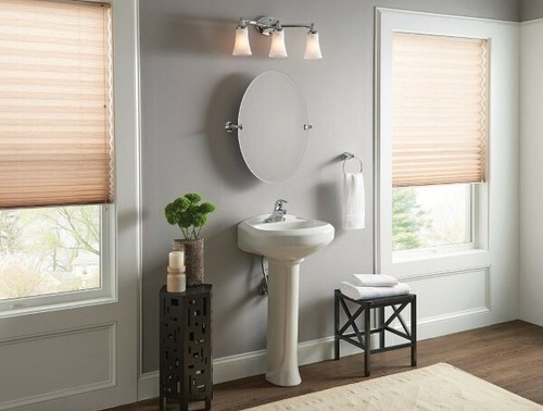 MOEN CANADA 4" Centerset Single-Handle Low-Arc Bathroom Faucet in Chrome - Picture 7 of 19