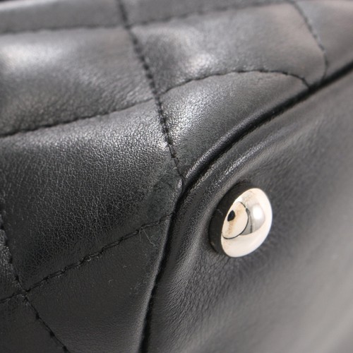 CHANEL Medium Cambon Tote Handbag Black White Quilted Leather - 第 7/15 張圖片