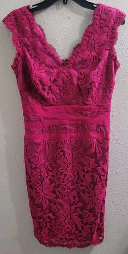 Tadashi Shoji Damenkleid Gr. 6 rosa durchsichtig gefüttert rundum bestickt Mantel