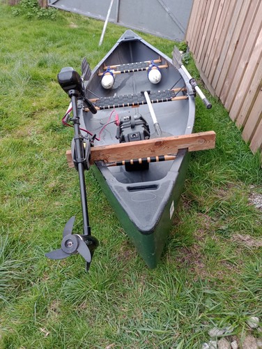 Old Town Discovery 133 Canadian canoe package with electric outboard and oars. - Picture 10 of 15