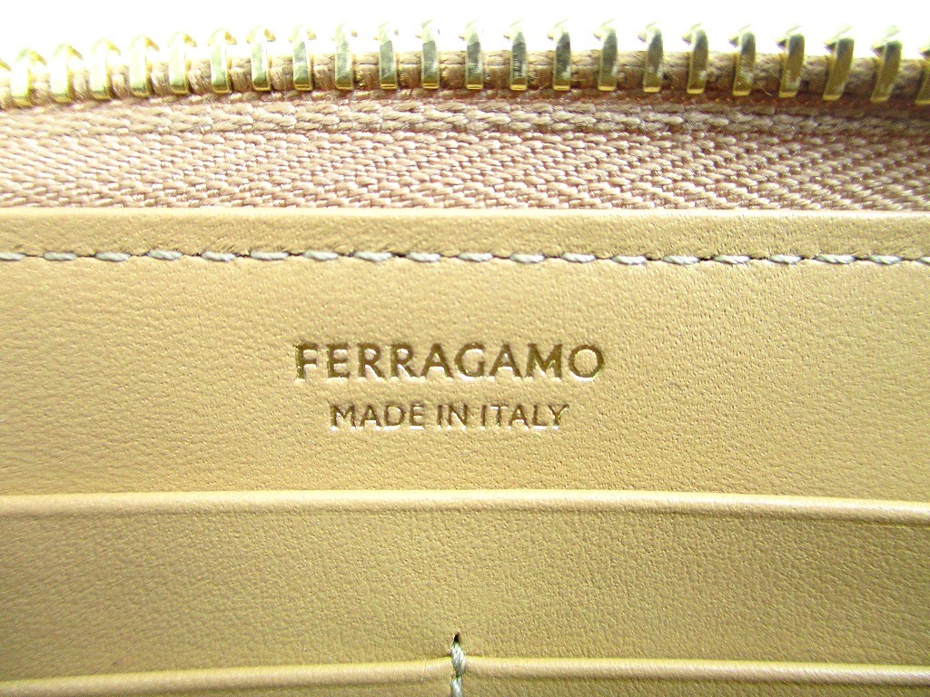 Auth Salvatore Ferragamo Gancini Light Camel Leather Round Zip Wallet #b134 image 10