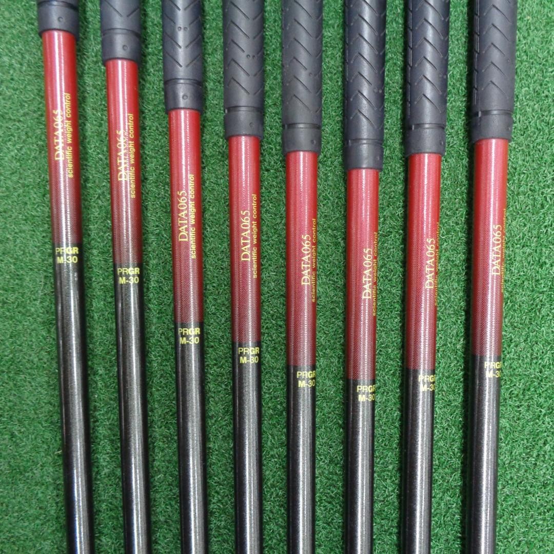 PRGR Data735 Women's 8Piece Iron Set M30 Carbon Shafts