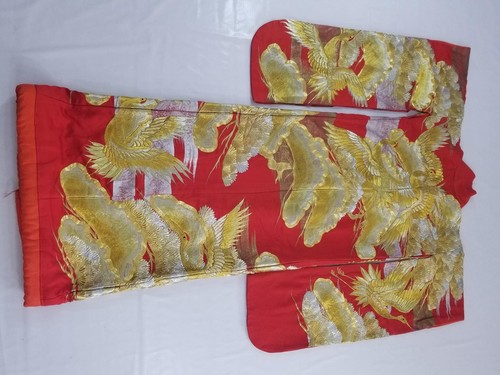 Vintage Traditional Japanese Uchikake Red and Gold Embroidered Wedding Kimono - Picture 14 of 19