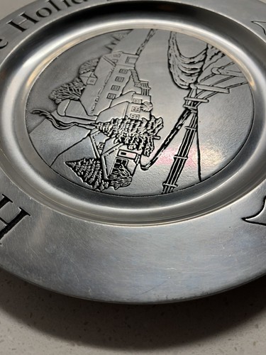 Vintage Wilton Pewter 11" Wall Plate 1988 Christmas Home For The Holidays Decor - Picture 5 of 8