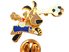Pin's Neuf FOOTBALL - Coupe du Monde 94 USA - Mascotte -