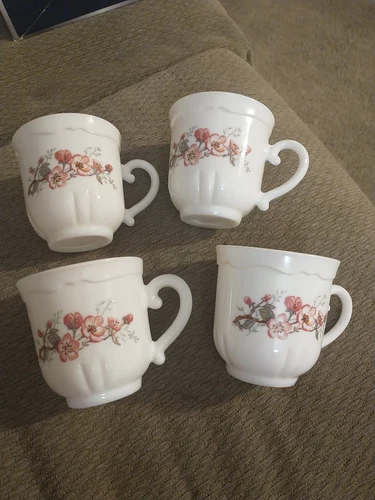 Vintage Arcopal France Floral White Milk Glass Tea Cups Set Of 4