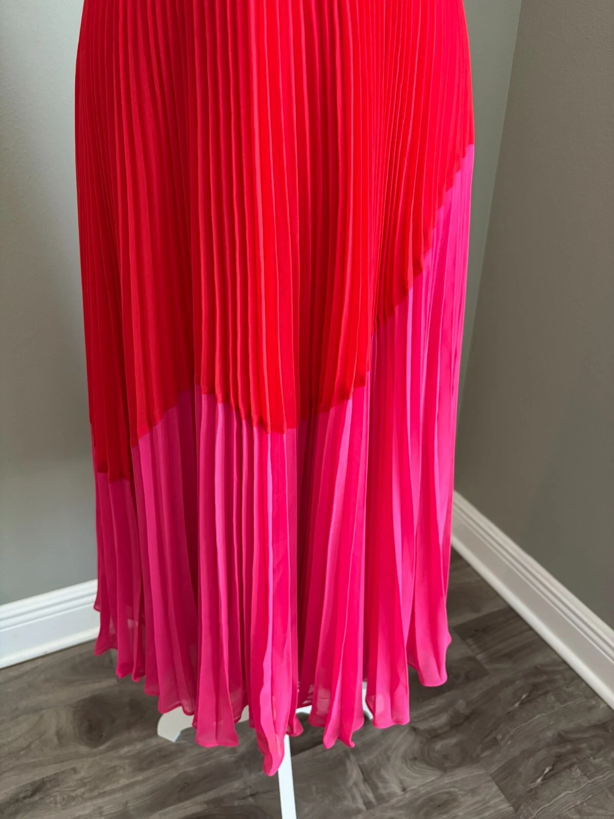 Abito donna Carmen Marc Valvo rosso impero Halter plissettato aderente svasato San Valentino 4