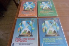 Testi scolastici di tutte le materie scuola primaria euro 10 l'uno.