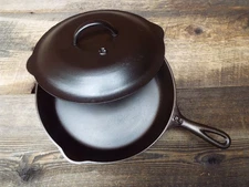 Early Lodge No Notch Cast Iron Skillet Raised #8/ 10-1/2" W/ Lid,  Restored