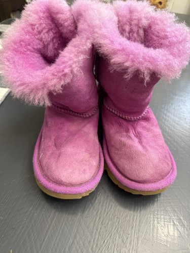 Ugg 11 Girls Bailey Bow Pink Suede Shearling Boots - Picture 4 of 8