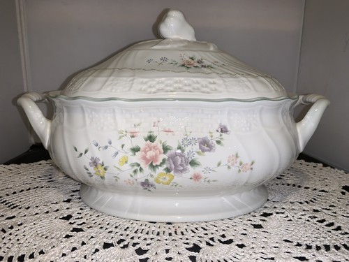 Mikasa Renaissance Antique Rose Tureen Excellent - Picture 2 of 6