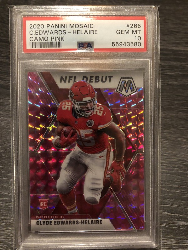 Clyde Edwards-Helaire Card Panini Mosaic Pink Camo Prizm #266 PSA 10 Rookie '20