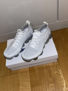 vapormax 2.0 triple white