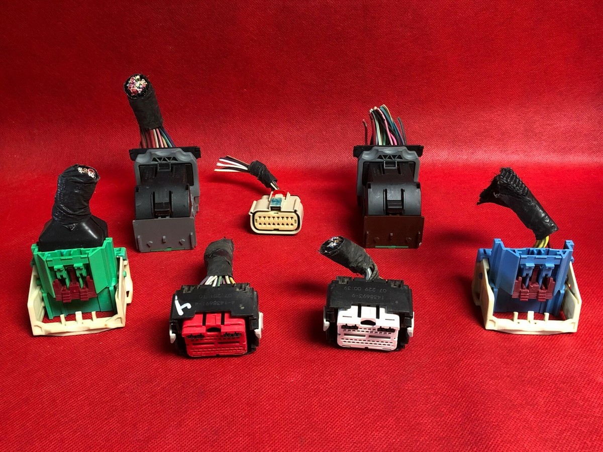 WIRING HARNESS PLUG CONNECTOR 08 JOURNEY TOWN & COUNTRY Fuse WIRING HARNESS PLUG CONNECTOR 08 JOURNEY TOWN & COUNTRY Fuse