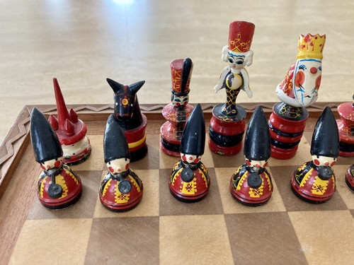 VTG Erzgebirge Schachspiel Deutsche German Chess Set w/Handcarved Wooden Board - Picture 4 of 19