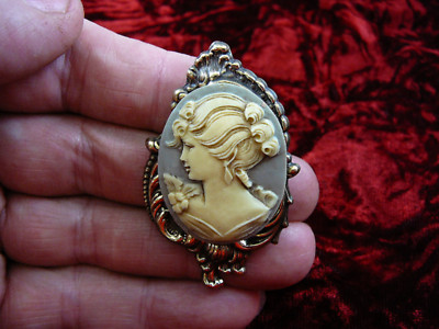 CM44-13) LADY 3-curl flower gray white CAMEO flower brass Pin pendant brooch
