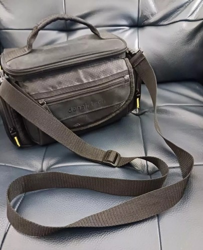 Denali Tech Black Camera Bag, 11x7 Shoulder/Hand Straps, Moveable Partion - Picture 6 of 16