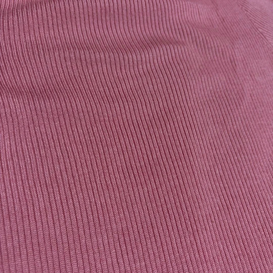 Camisa tejida cuello alto mezcla seda rosa Louis Vuitton usada Foto 4 de 4