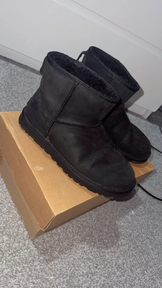 UGG Australia Classic Mini Leather Women’s Boots Black Lined Pull On UK 6.5, photo 3 of 4