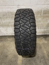 1x Lt28570r17 Nitto Ridge Grappler 932 116 Q Used Tire 2857017