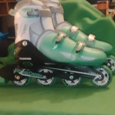 Roller Derby V500 V-TECH Women's Inline Skates White/Mint Green Size 6-9