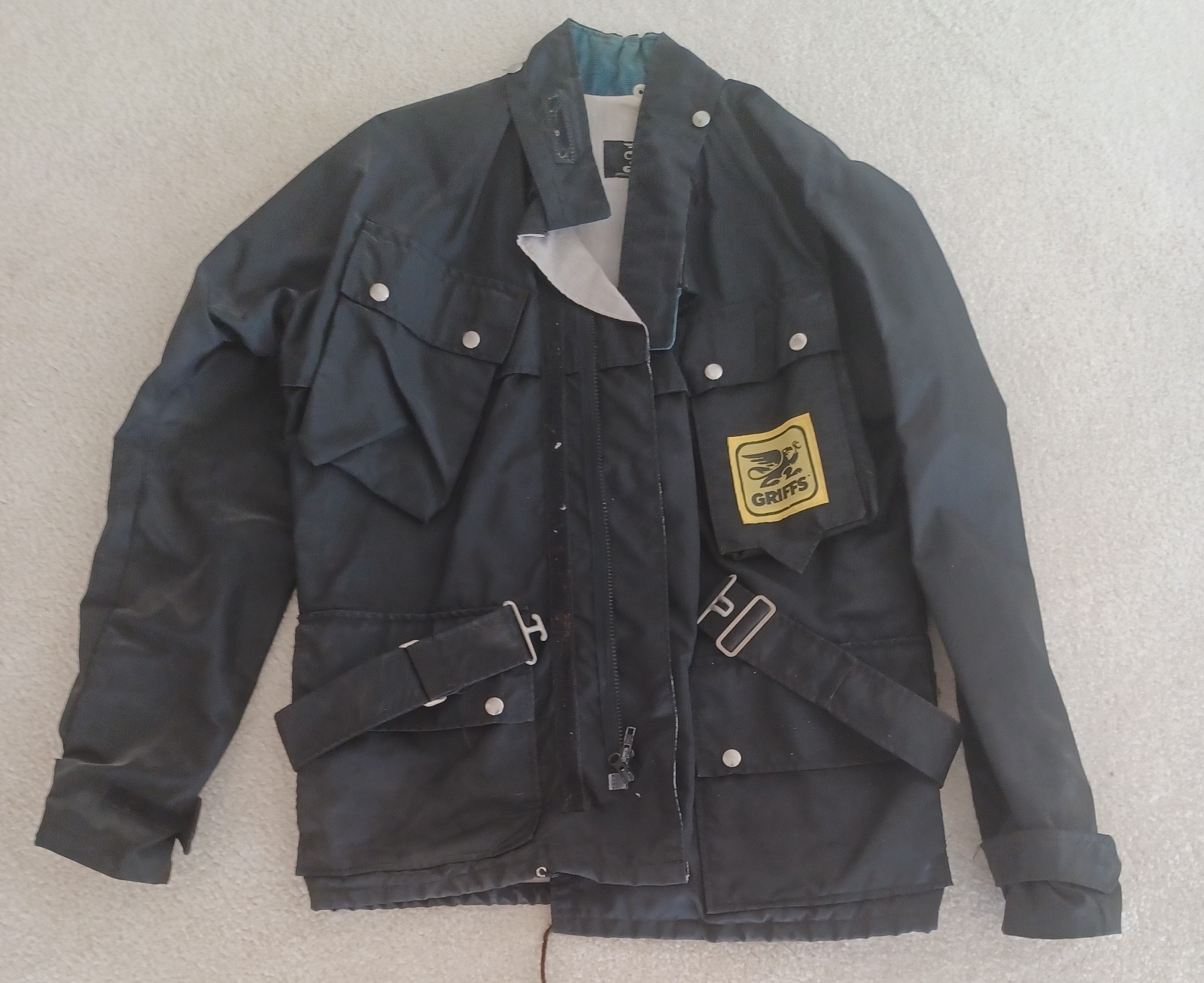 vintage 1970's Griff's Men's Black motorcycle Jacket. Zip, Buttons. Size M