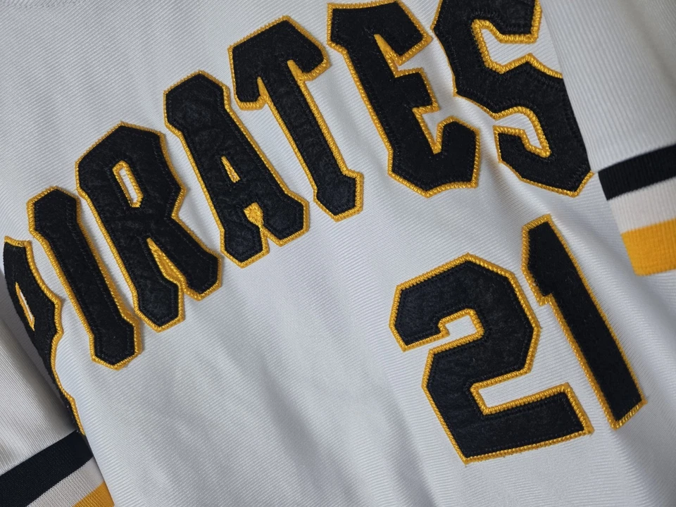 Camiseta Mitchell & Ness Piratas de Pittsburgh Roberto Clemente Talla 52 2XL 1971 Foto 2 de 4