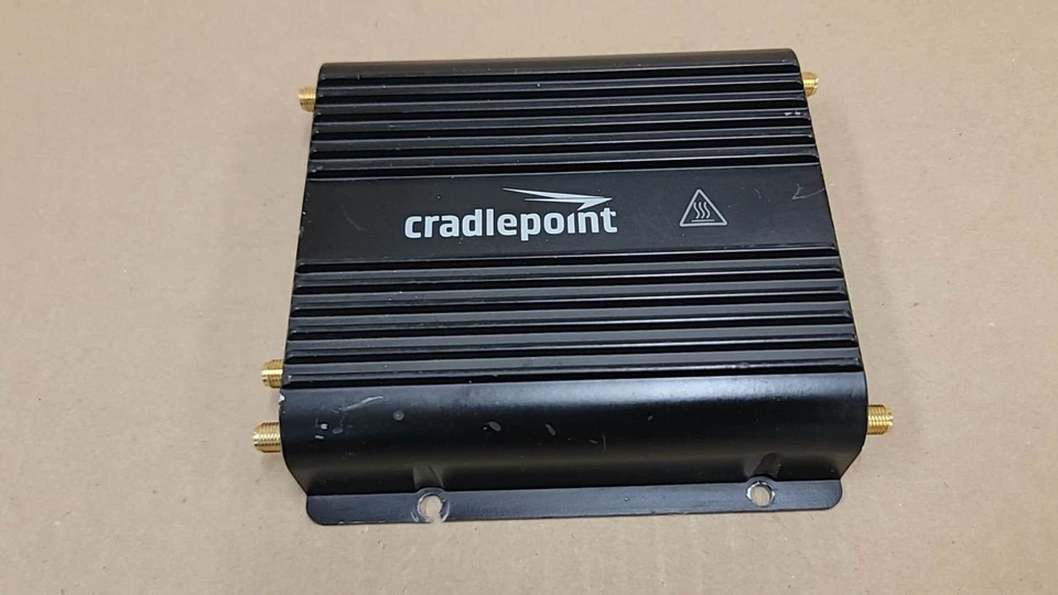 Cradlepoint IBR900LP6 Series Cloud-Managed Networking Router UNIT ONLY - Image 2 of 3