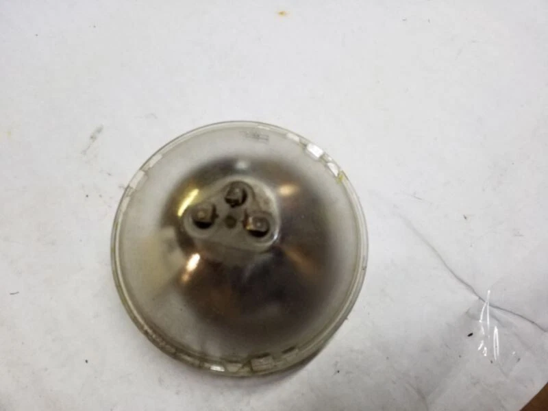 GE H6024 密封光束卤素灯灯泡 — 第 3/4 张图片