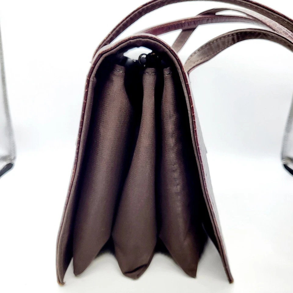 Bolsa de acordeão envelope vintage Bloomingdale's couro marrom escuro crocodilo em relevo - Imagem 2 de 4