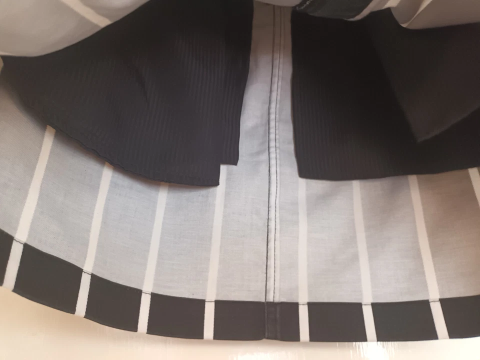 Volcom Black & White Striped Full Zip Front Thin Denim Short Skirt Size 10 - NWT - Image 2 of 4