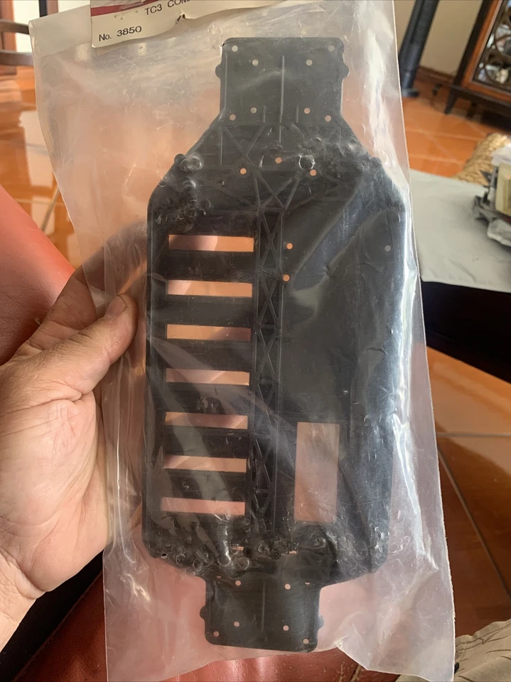 Team Associated Factory Team Graphite Composite Chassis TC3 ASC 3850 NIP NOS - Image 2 of 4