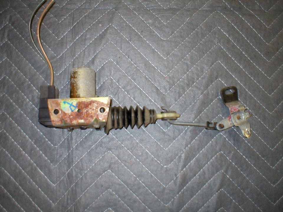 Camaro Firebird LH 1982-92 actuador de bloqueo de puerta eléctrico controladores de enlace solonoide Foto 2 de 2