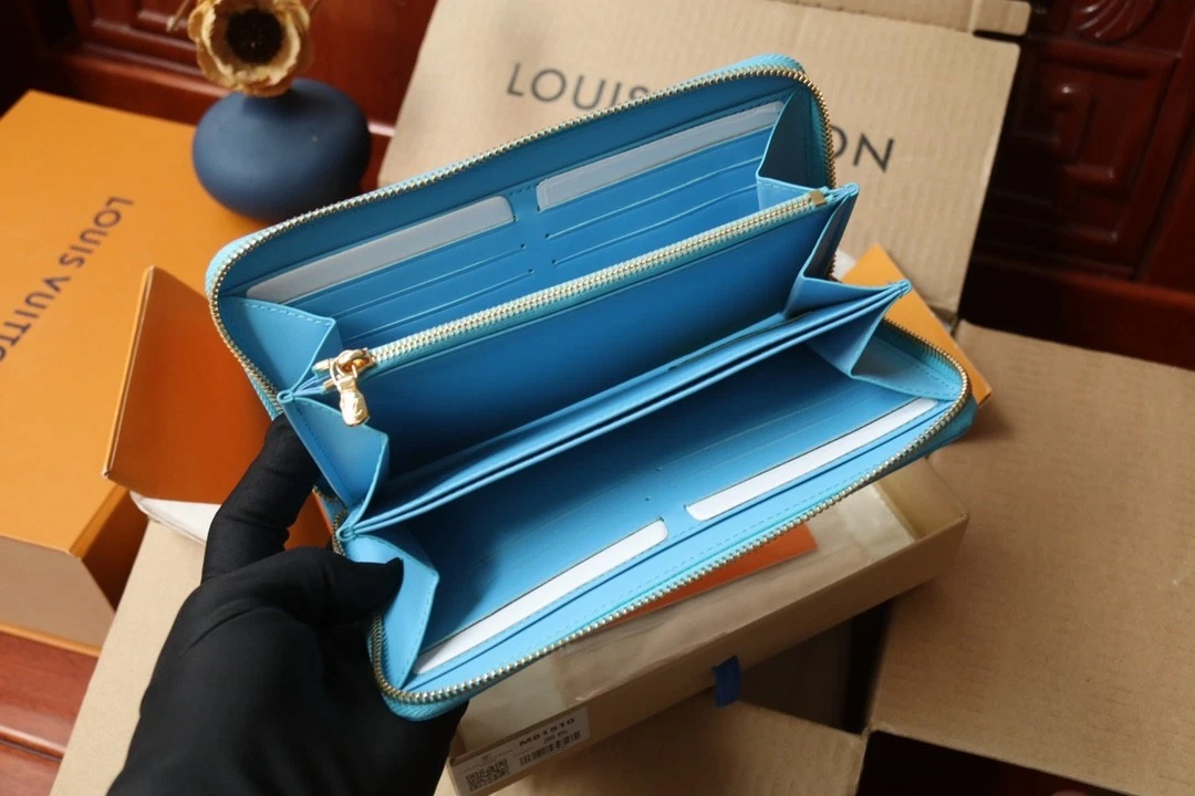 LLouisV - M81510 - Long Wallet - Blue - NEW - product detail image 4
