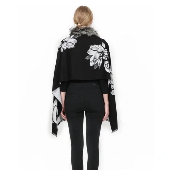 NUEVO CON ETIQUETAS BELLE FARE Genuino Piel de Zorro Borde LANA/CACHEMIRA CHAL CAPA ENVOLTURA BUFANDA Foto 2 de 4