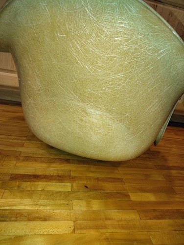 Sedia vintage epoca Eames pergamena fibra di vetro seduta scocca non marcata Herman Miller - Foto 4 di 13