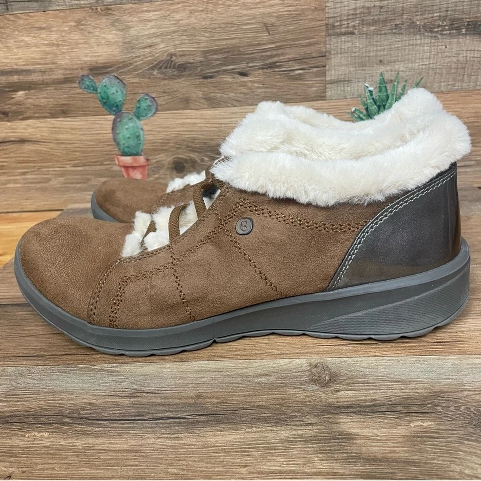 Bzees Golden Faux Fur Trim Washable Slip-on shoe Bootie sneaker women’s size 10  - Image 3 of 4