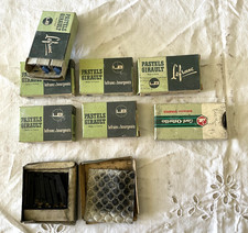 Lote Francés Vintage En Caja Sin Usar GIRAULT Blanco Azul Pasteles + 2 Cajas Carbón