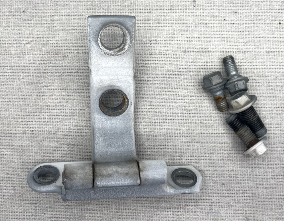 10-15 LEXUS IS250C IS350C FRONT LEFT SIDE LOWER HINGE OEM 68710-53010
