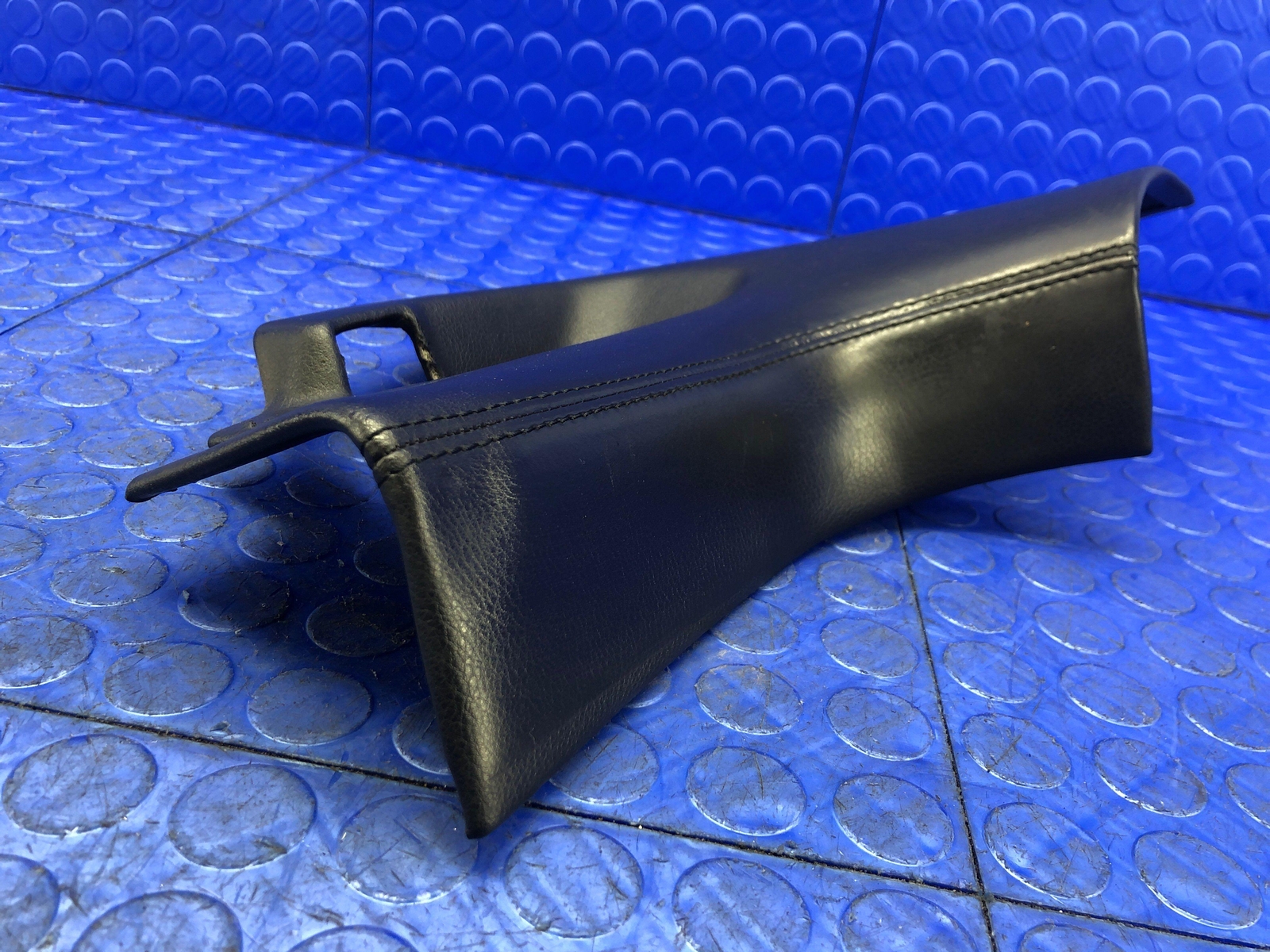 2004-2014 LAMBORGHINI GALLARDO OEM FRONT LEFT DOOR TRIM PANEL BEZEL *SCRATCHES*