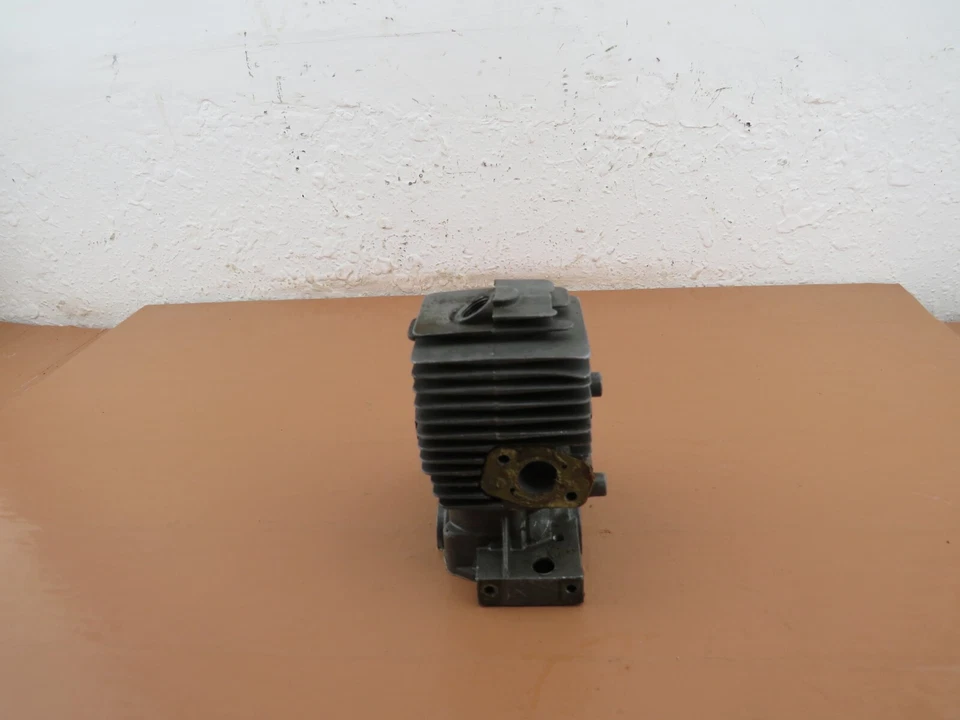 Geen Machine 7400 Chainsaw OEM Cylinder - Image 3 of 4