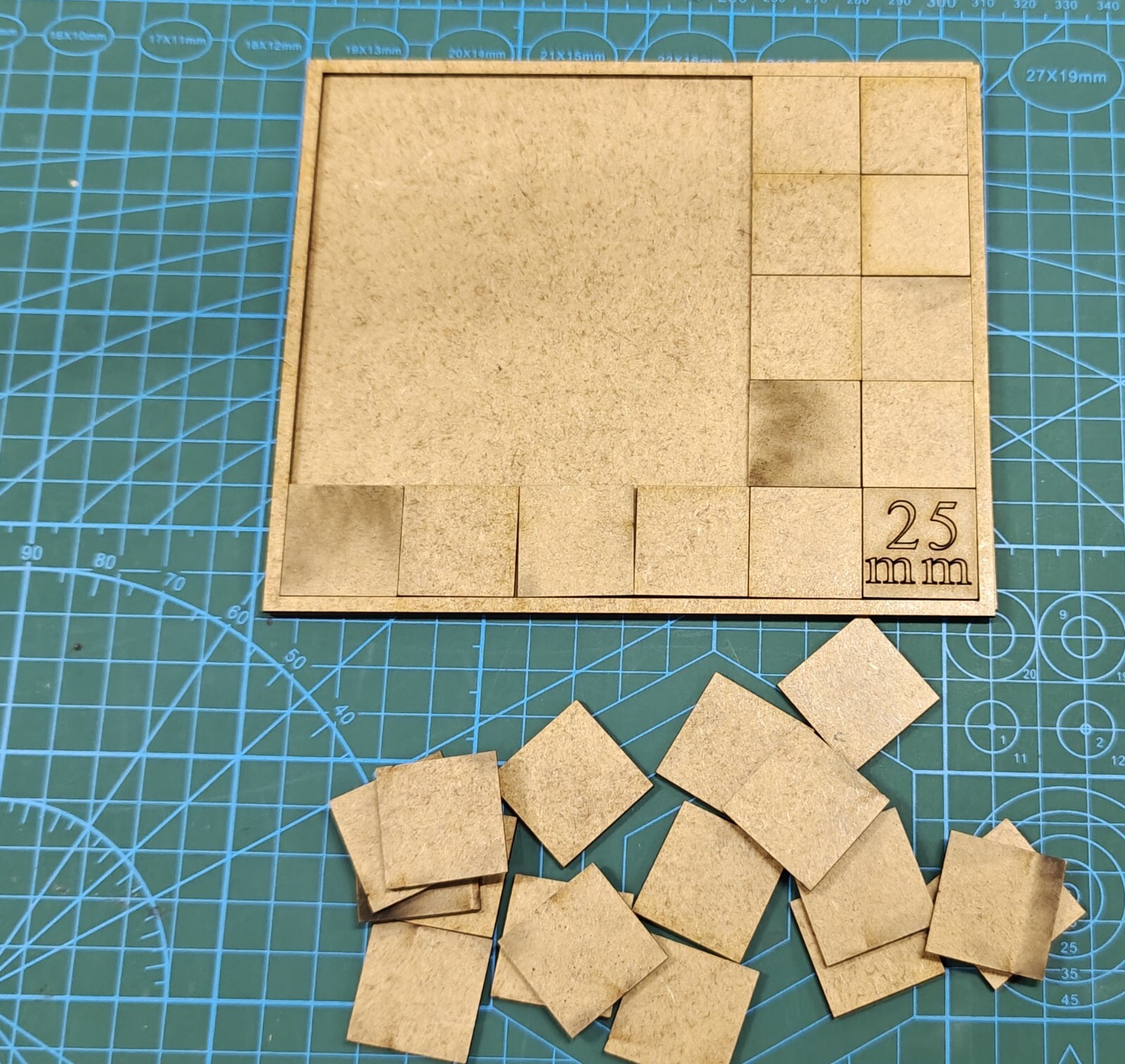 Movement Trays 25 30 50 60 mm base  Wargames old world compatible with Workshop