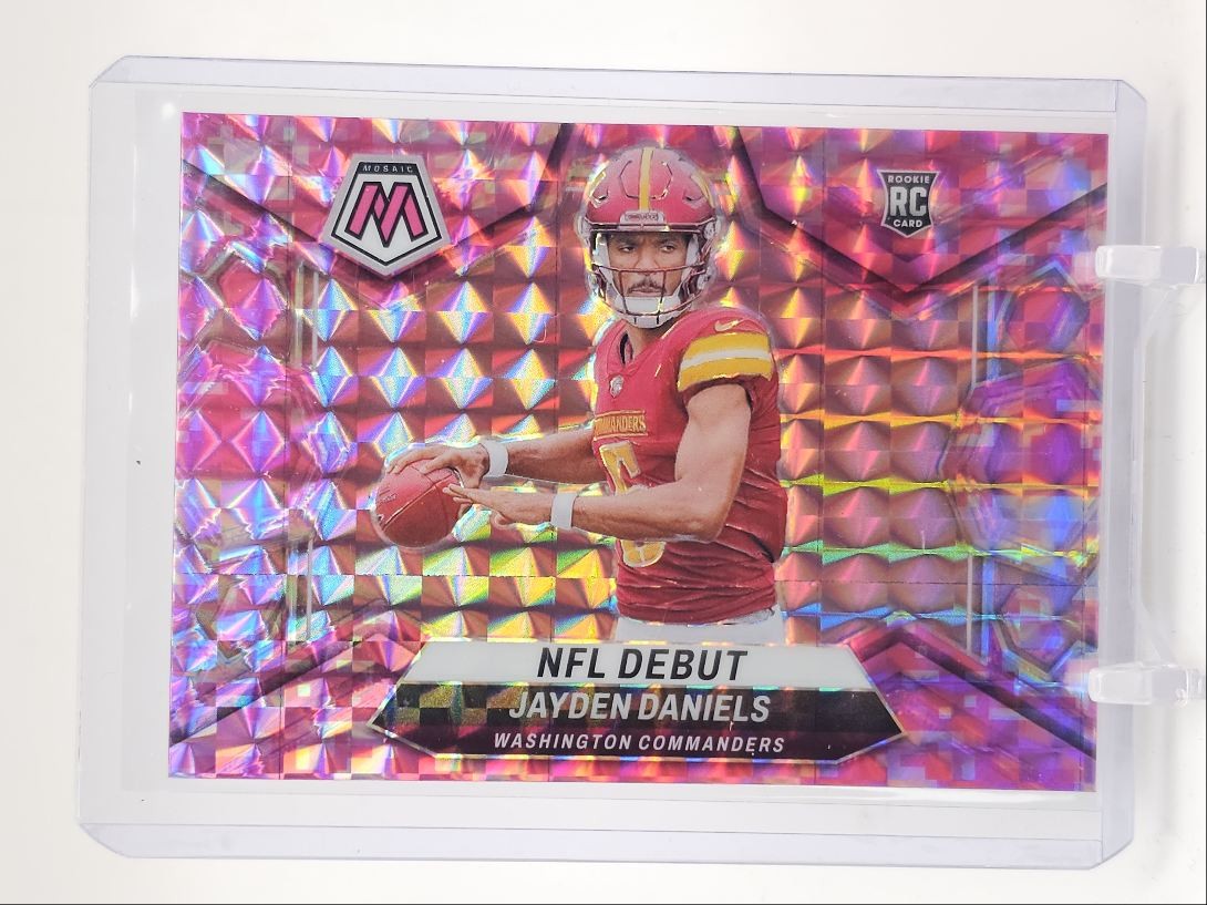 JAYDEN DANIELS 2024 MOSAIC NFL DEBUT ROOKIE PINK CAMO PRIZM RC Q5167