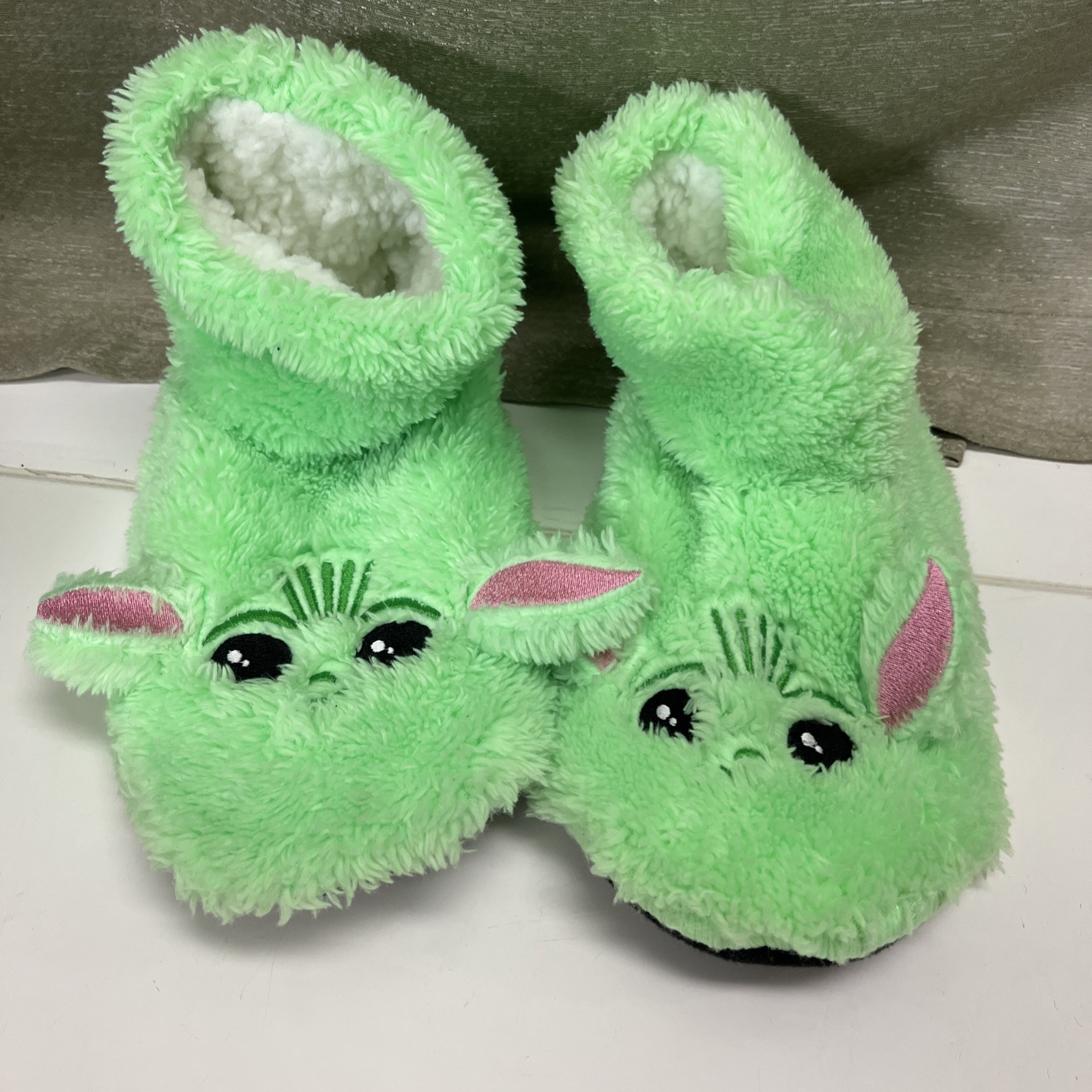 APL Pantofole donna Disney Star Wars taglia dalla 8 alla 10 verde come nuove Mandalorian Fuzzy Babba