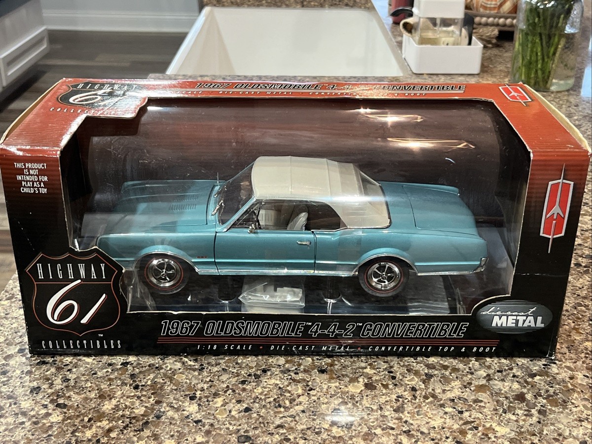 1967 Oldsmobile Cutlass Toy Car Amt 1365 1/25 1967 Oldsmobile