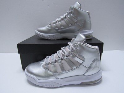 jordan max aura silver