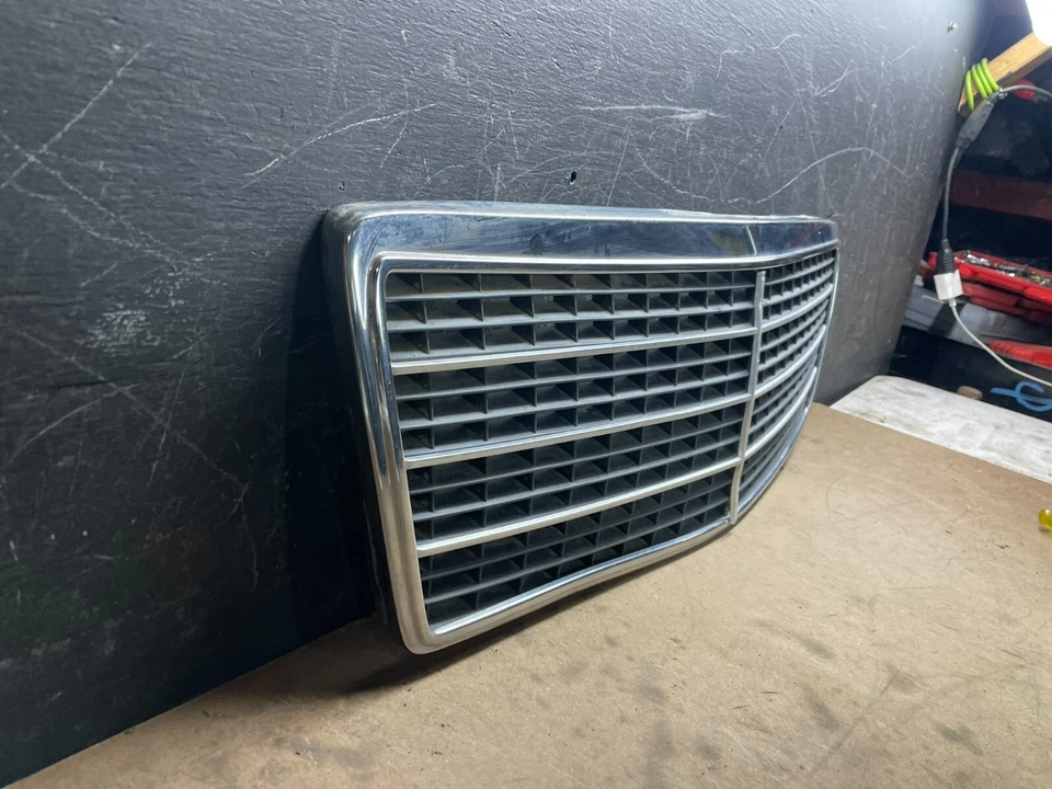 Mercedes-Benz W140 S600 S500 S320 1994 a 1998 parrilla superior delantera fabricante de equipos originales m5177 Foto 3 de 4