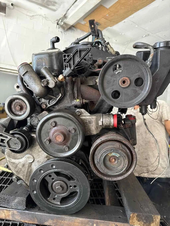 99 00 01 02 03 04 JEEP GRAND CHEROKEE Engine/motor Assembly Foto 3 de 4