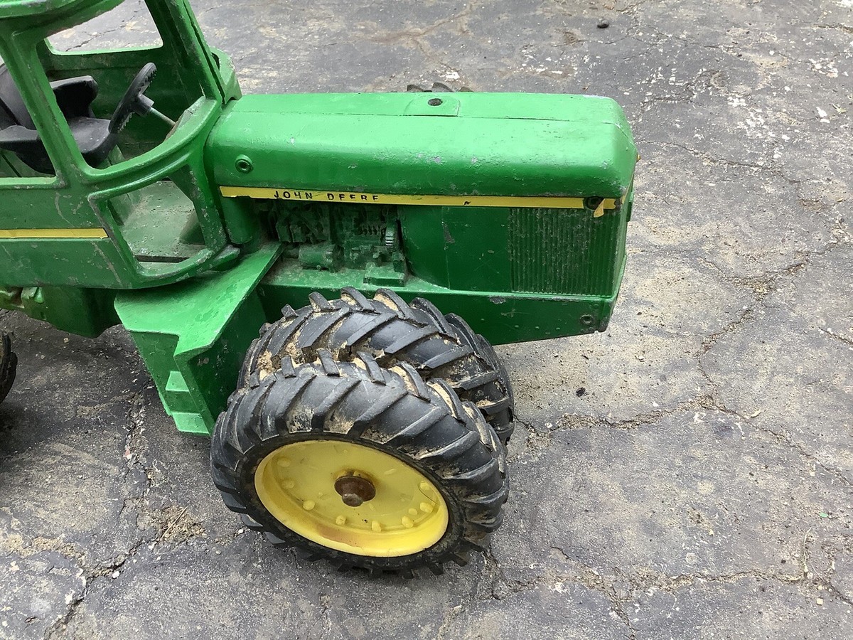 Vintage John Deere 4 Wheel Drive 1:16 Scale Die Cast Tractor